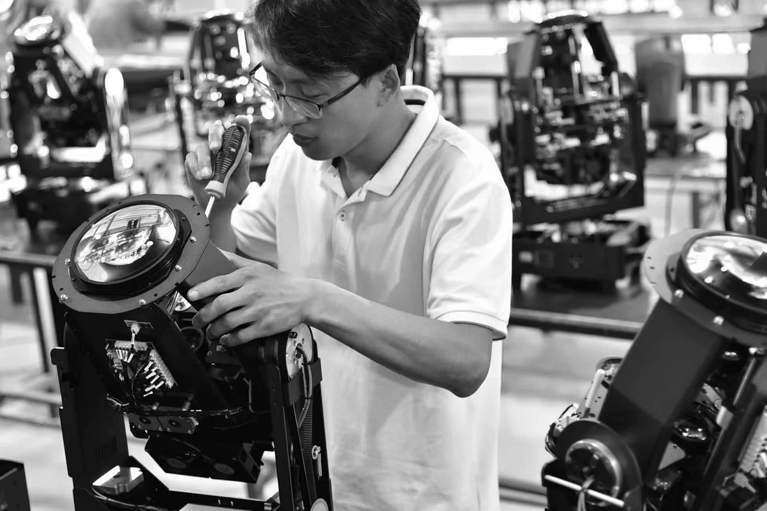 Vello Moving Head Light QC - VELLO